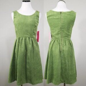 NWT Betsey Johnson Dress Size 2 60s Retro Green Faux Suede Laser Cut Floral Mini